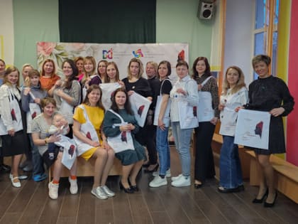 В преддверии Международного женского дня в клубе «Ветерок» Молодёжного информационного центра стартовал третий сезон проекта для мам Шуи «Мамин час»