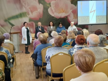 Семинар для пожилых людей в городе Комсомольске в рамках проекта «Моногорода. Здоровье и безопасность старшего поколения» (проект поддержан Фондом президентских грантов)