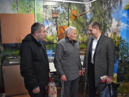 Глава Кинешемского района поздравил ветеранов с наступающим Новым годом