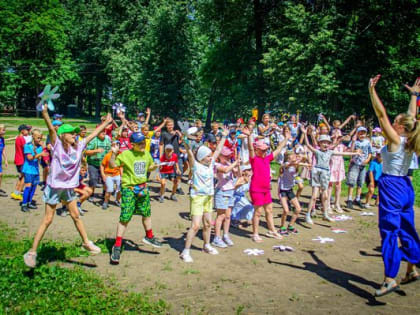 Юные шуяне из лагерей дневного пребывания встретили День семьи, любви и верности.
