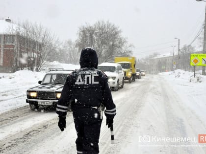 В Кинешме осужден водитель, прищемивший дверью конечности инспектору ДПС
