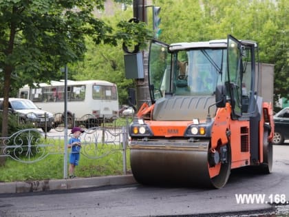 В городе ремонтируют 15 километров дорог и тротуаров