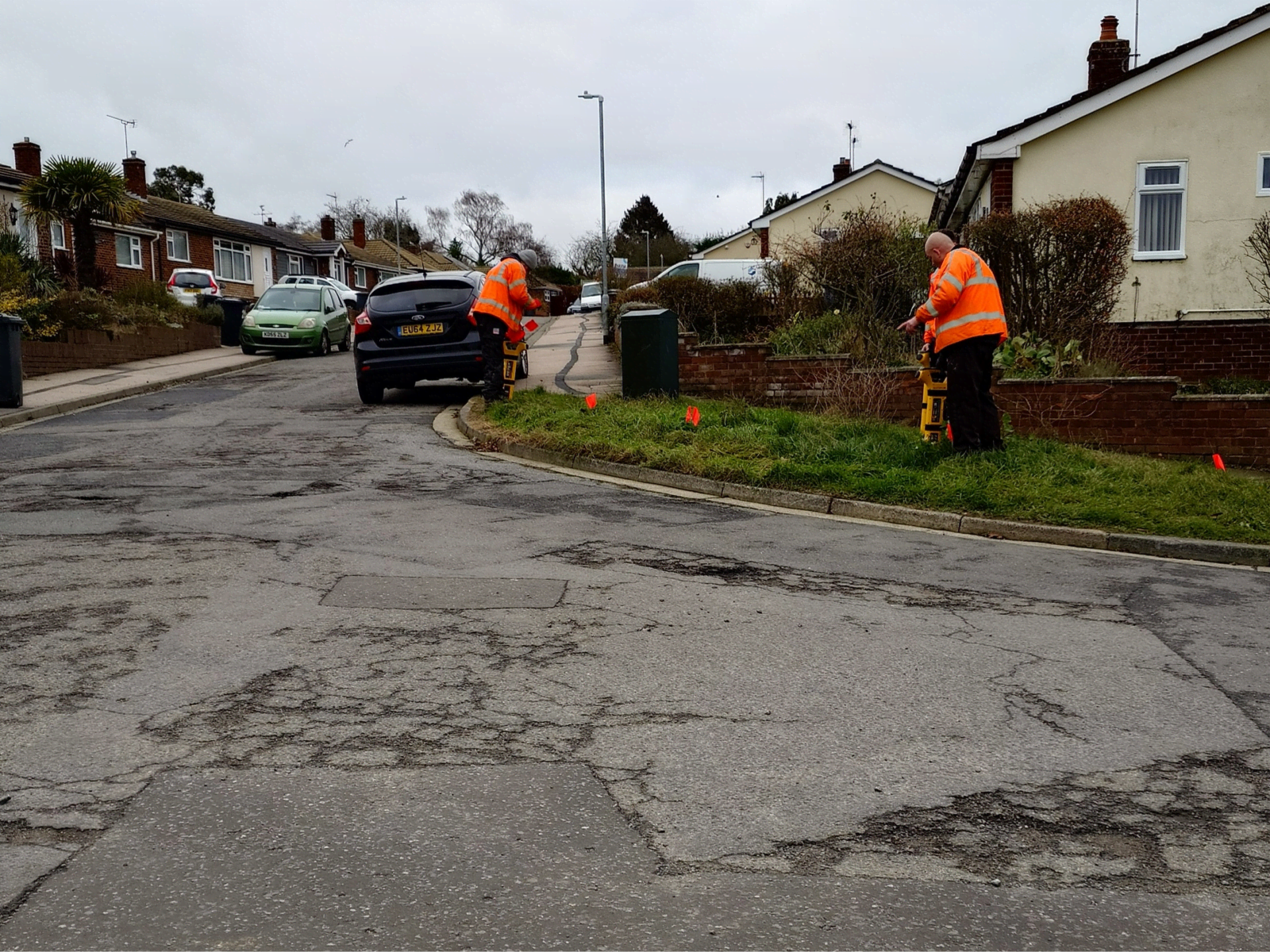 Safe digging practices during renewal training