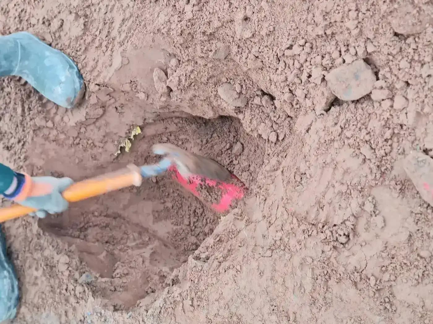 EUSR CAT2 safe digging training with vacuum excavation and hand-dig demonstration