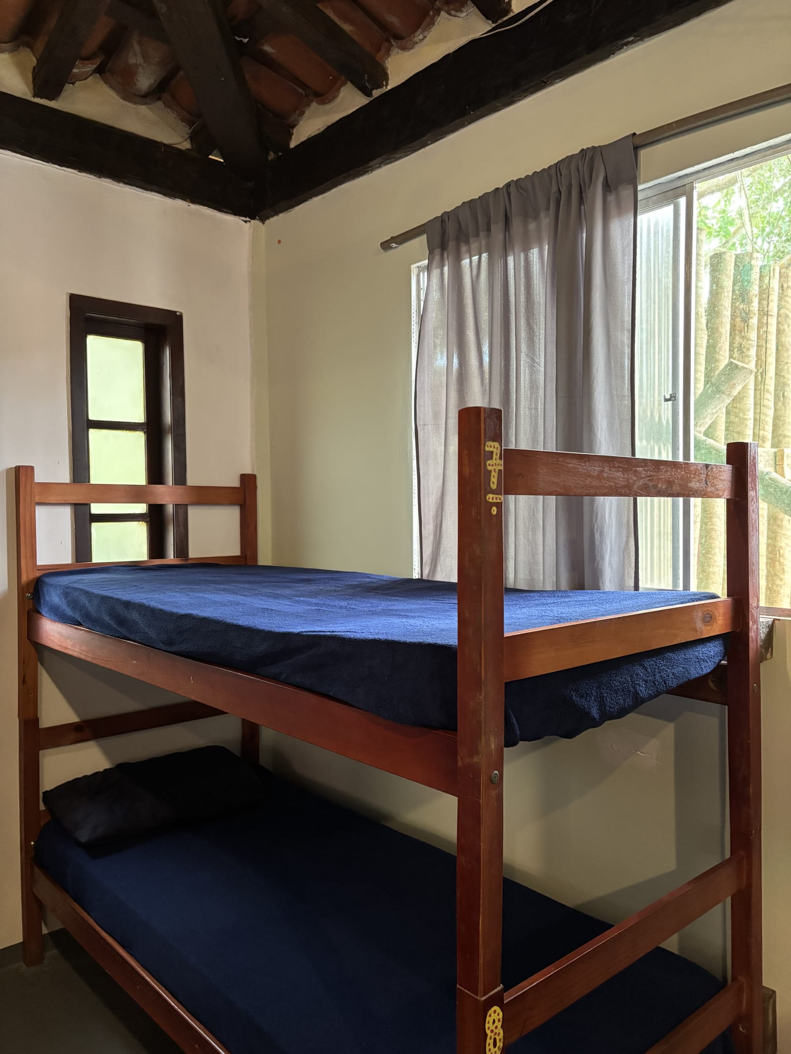 Habitación 8 — 10
