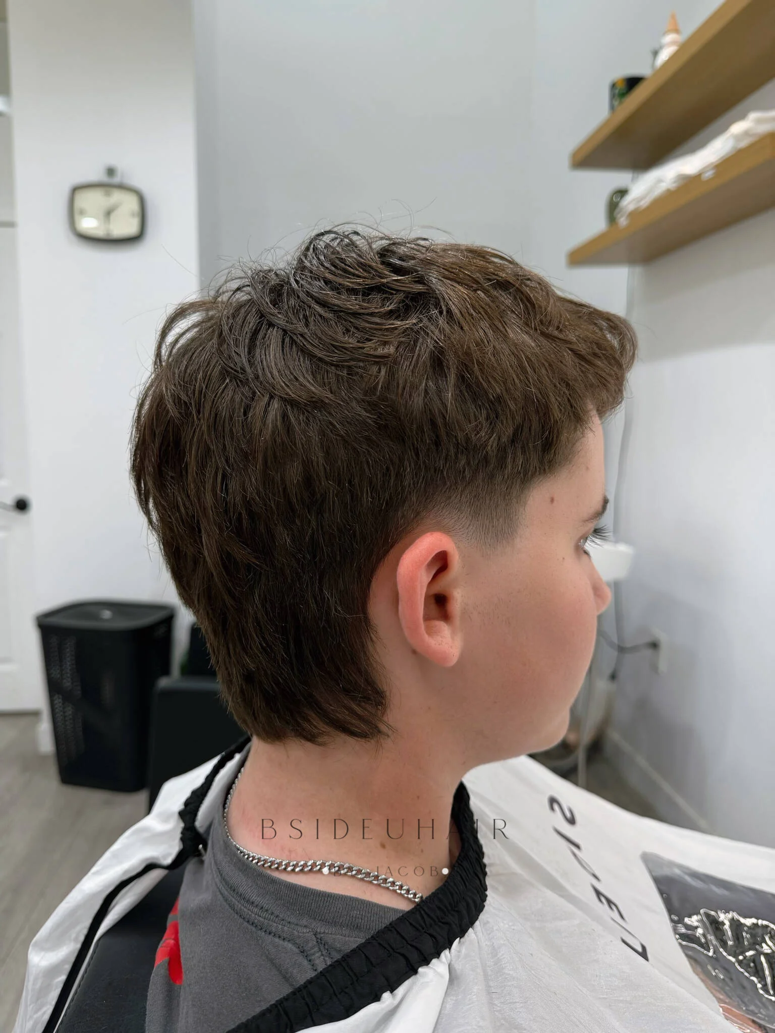 Clean men’s haircut and healthy-looking hair at B SIDE U