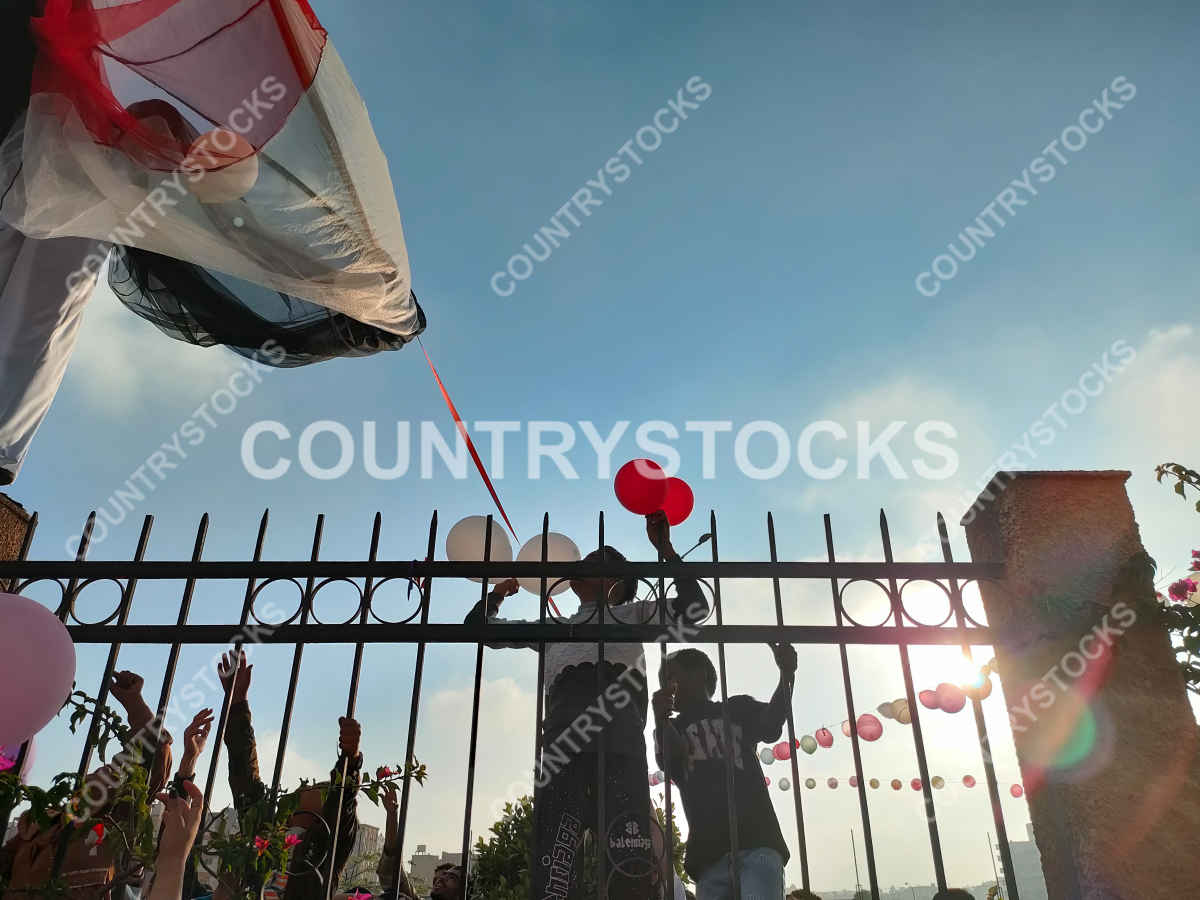 Children with Egyptian flag