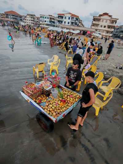 Prickly Pear Street Vendor Cart, Ras El Bar Beach