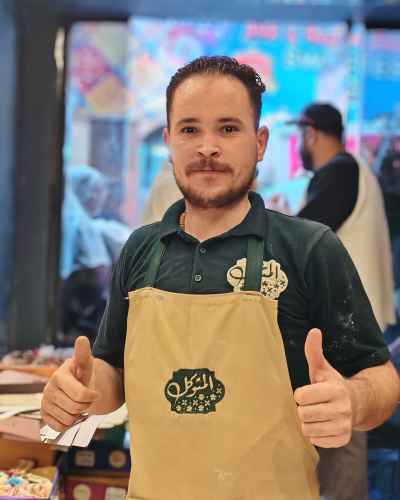 Candy Shop Seller Thumbs Up, Bein El-Harawat Cairo