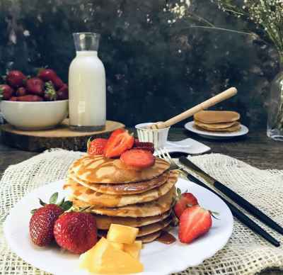 Fresh Strawberry and Banana Pancakes