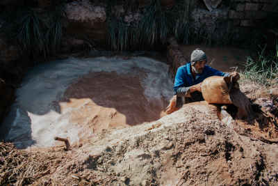 Potter Extracting Raw Clay, Kom Oshim Fayoum