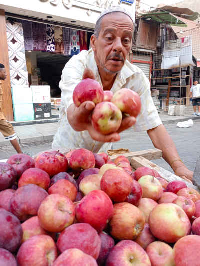 Apple Street Vendor, Al Ghouria, Cairo