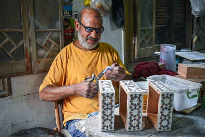 Shell Mosaic Box Craftsman, Al-Muizz Cairo