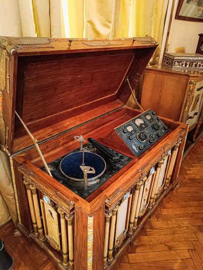 Antique Gramophone Console, Rokn Farouk Cairo