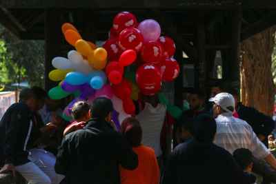 Balloon Seller at Giza Zoo (Genenit el Hayawanat) During Eid el Fitr 2017