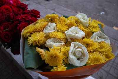Yellow Chrysanthemum and White Rose Bouquet, Cairo Flower Shop