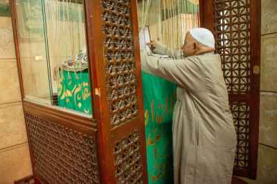 Caretaker at a maqam on Al-Ashraf Street