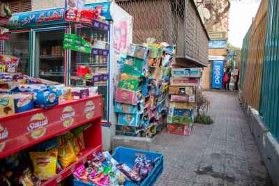 Sidewalk Snack Kiosk in Cairo Residential Neighborhood