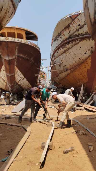 Iron Bar Bending by Hand, Shipyard, Ezbet El-Borg Damietta