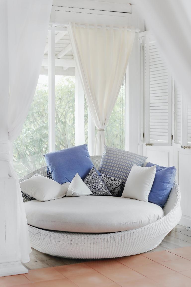 Round Sofa