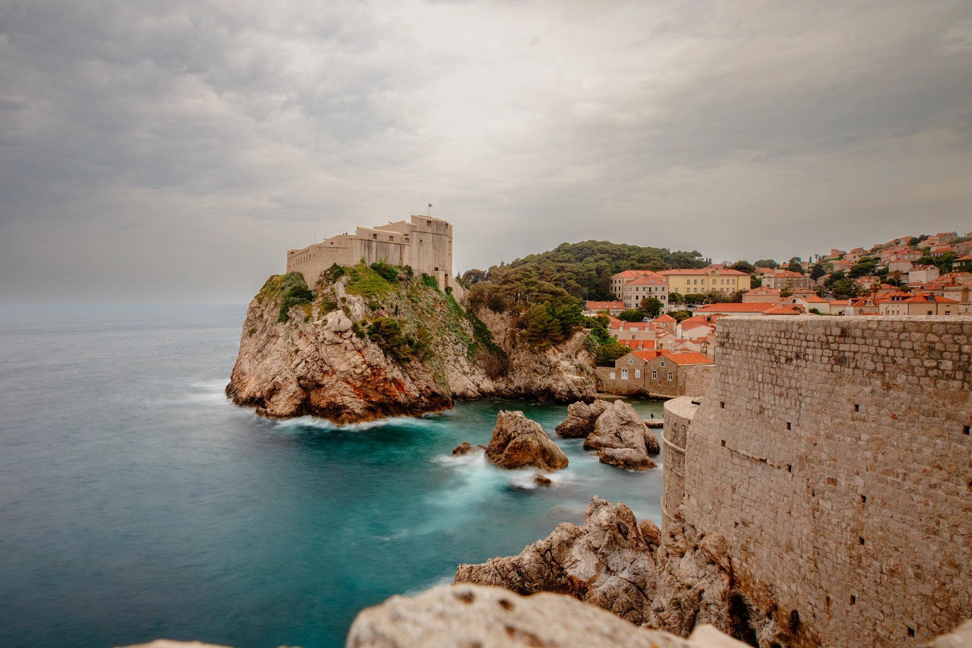 Majestic View of Dubrovnik's Historic Fortifications