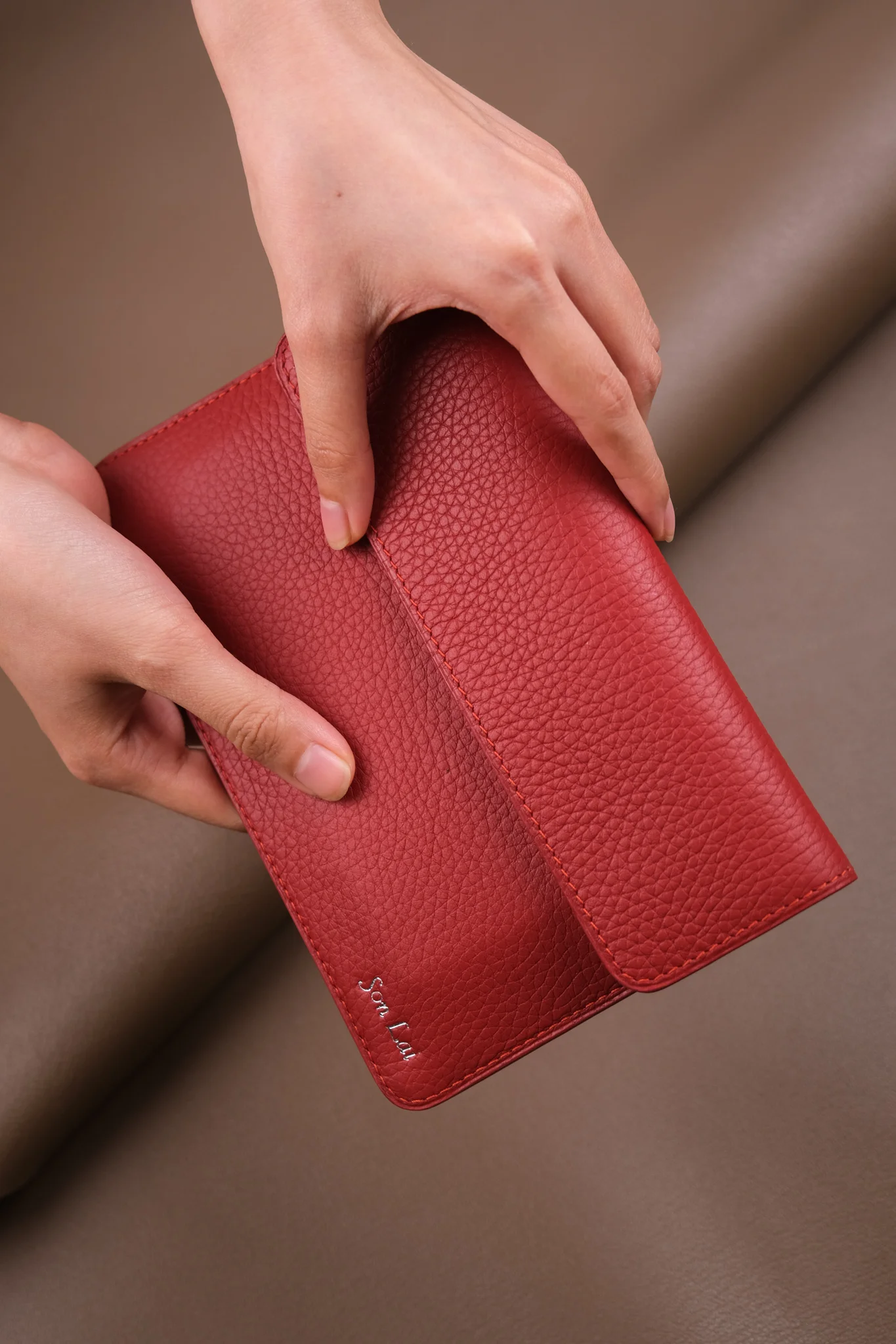 Ảnh Studio Bao da giấy tờ oto (để vừa giấy đăng kiểm) - Koi Leather