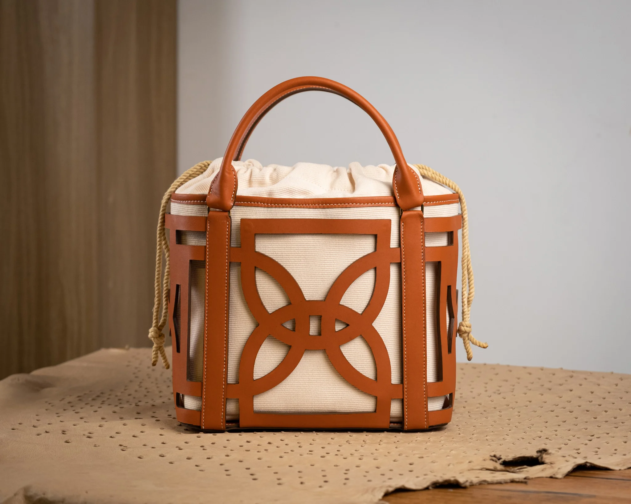 Ảnh Studio Túi Dee - Da Nappa - Koi Leather