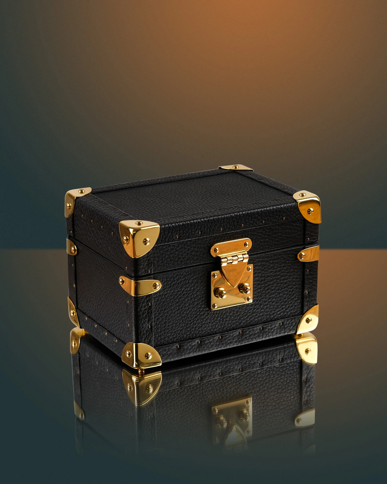 Ảnh Studio Trunk chứa trang sức - Gold Hardware - Luxury - Da Clemence black - Koi Leather
