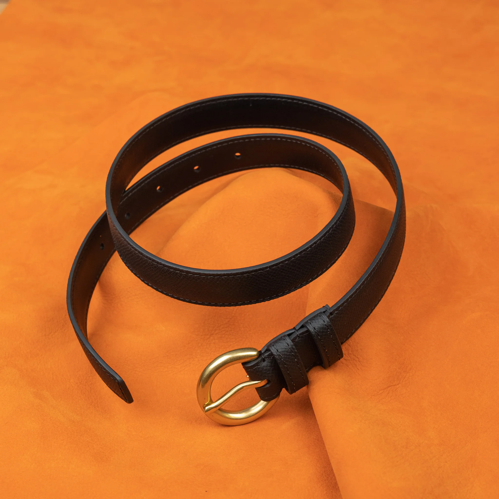 Ảnh Studio Dây lưng Epsom đen - Koi Leather