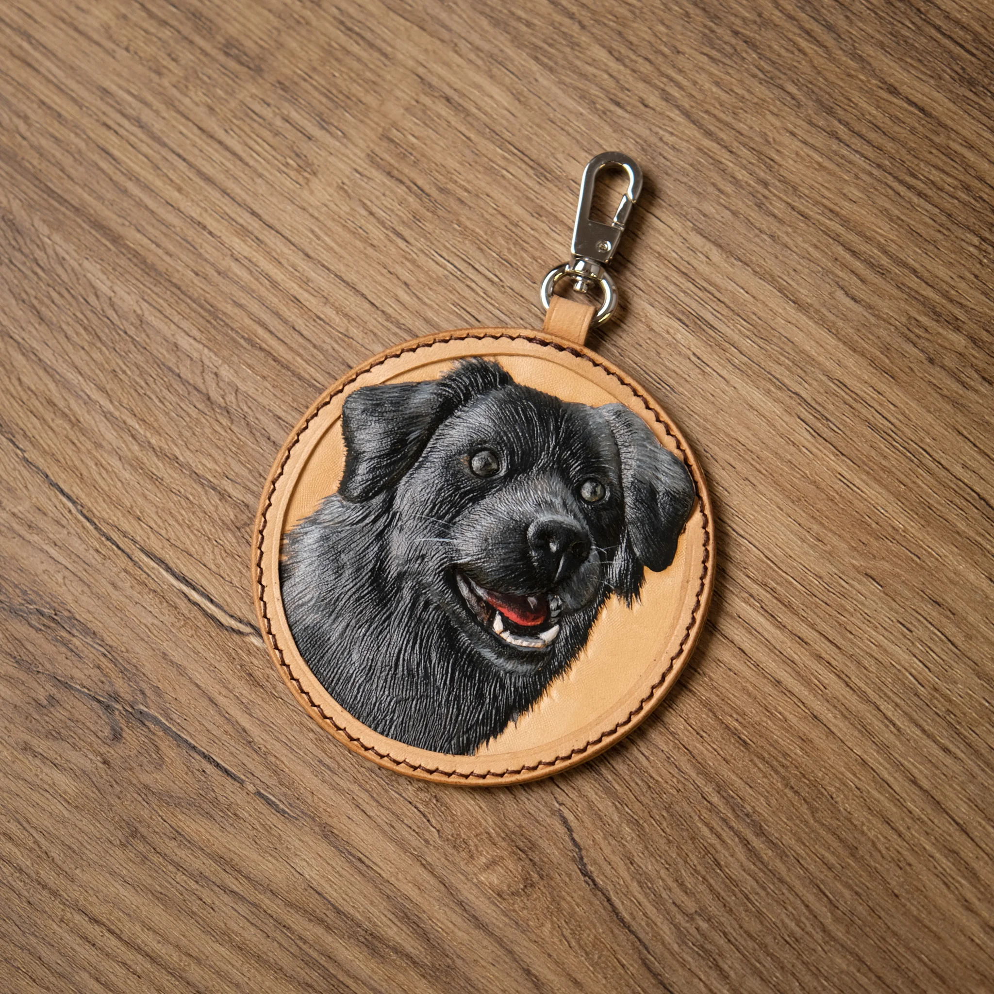 Ảnh Studio Charm chó - Koi Leather