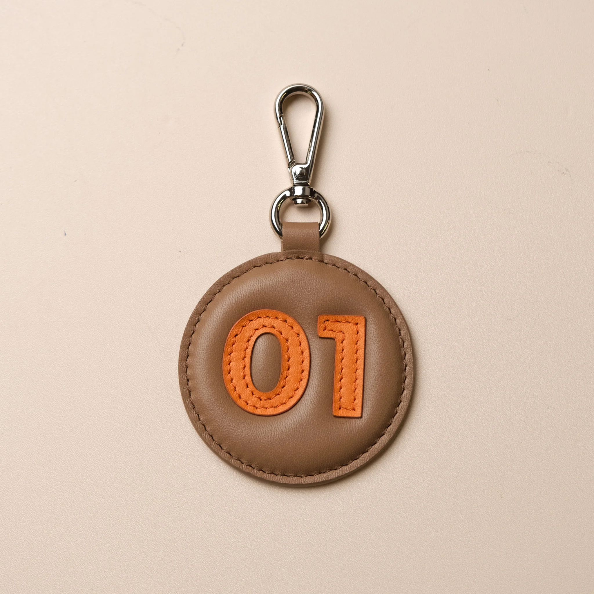 Ảnh Studio Tag da - Koi Leather
