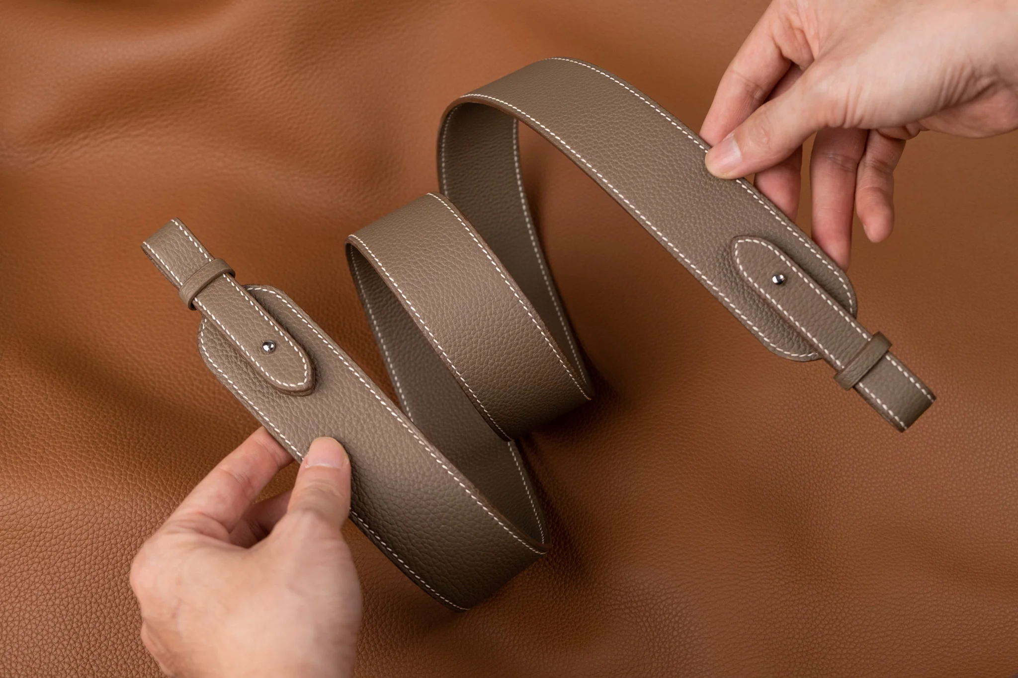 Ảnh Studio Dây nịt - Koi Leather