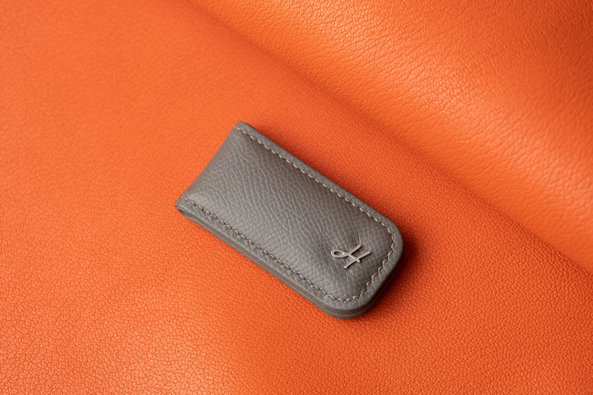 Ảnh Studio Money clip - Koi Leather