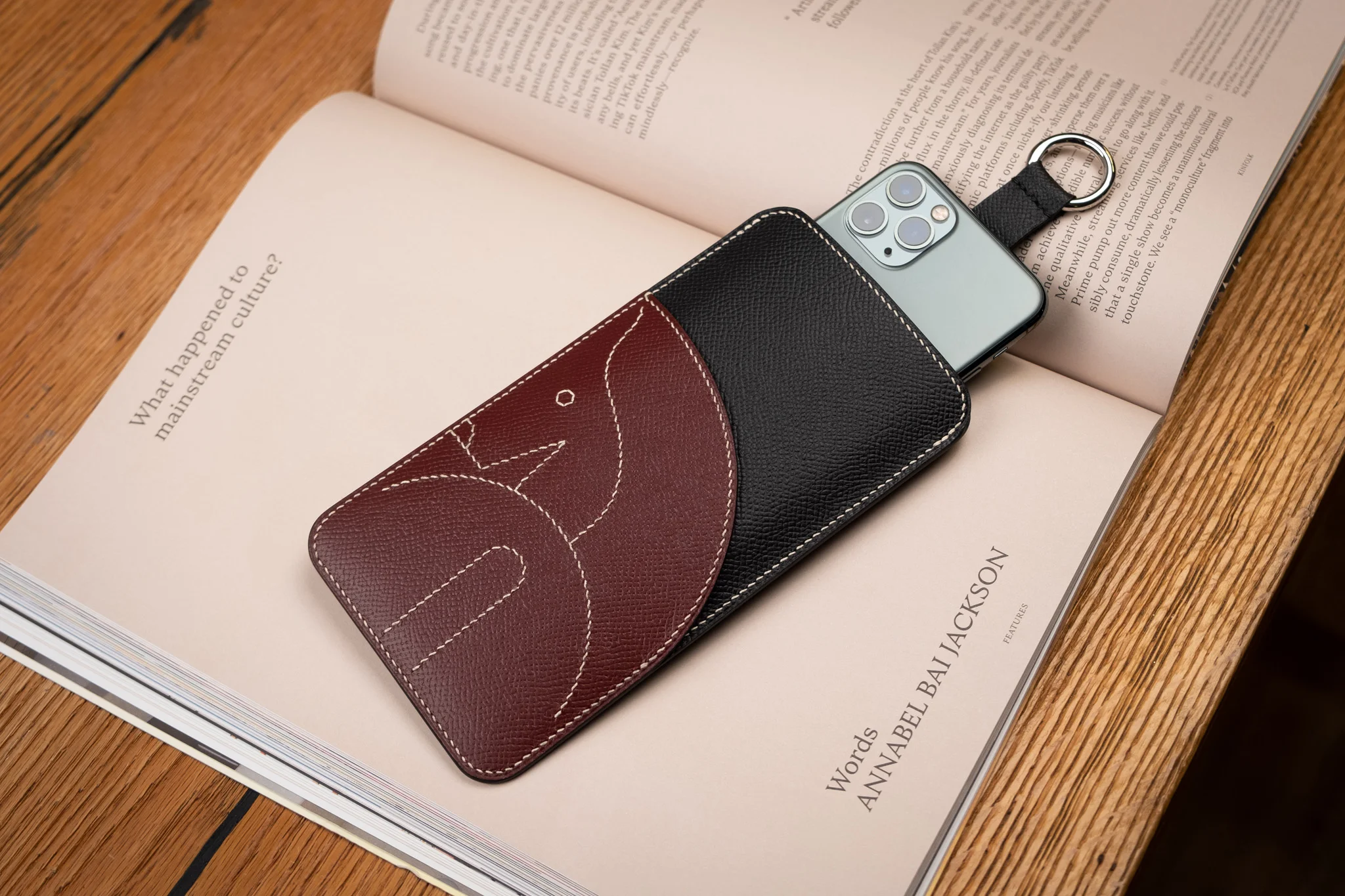 Ảnh Studio Ốp iphone - Koi Leather