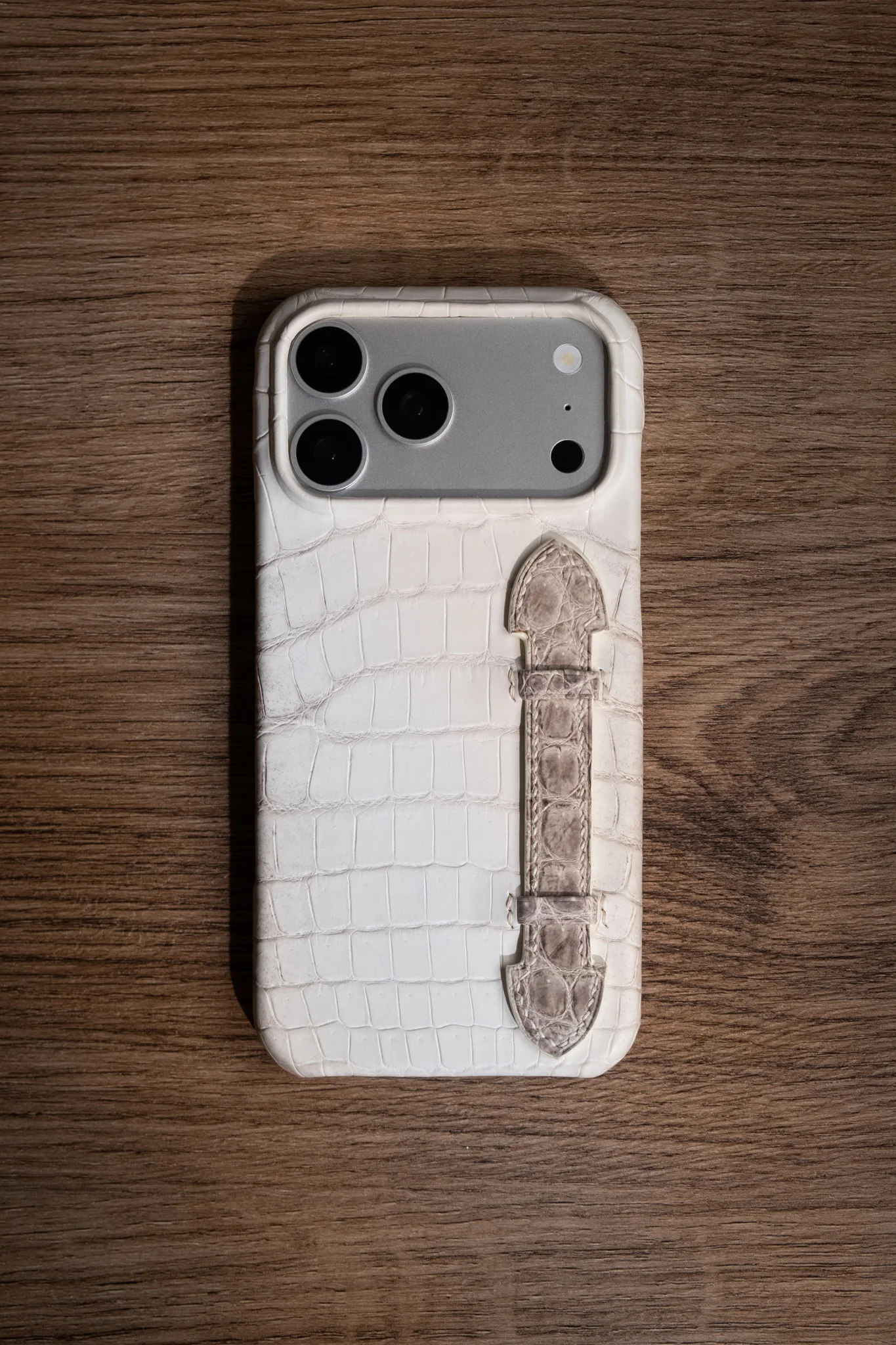Ảnh Studio Ốp iphone Hima - Koi Leather