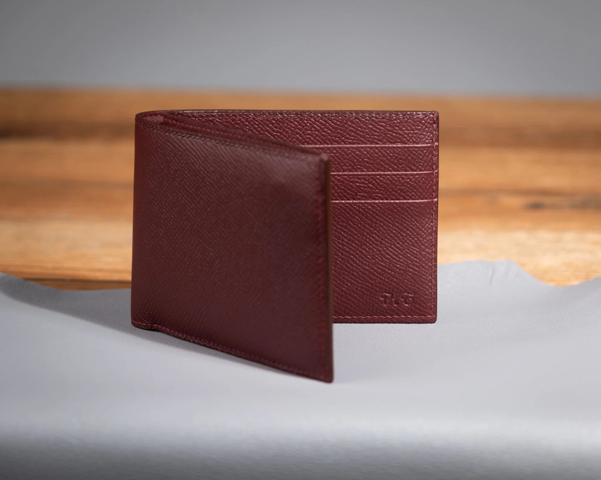 Ảnh Studio Ví da Dark Red - Koi Leather