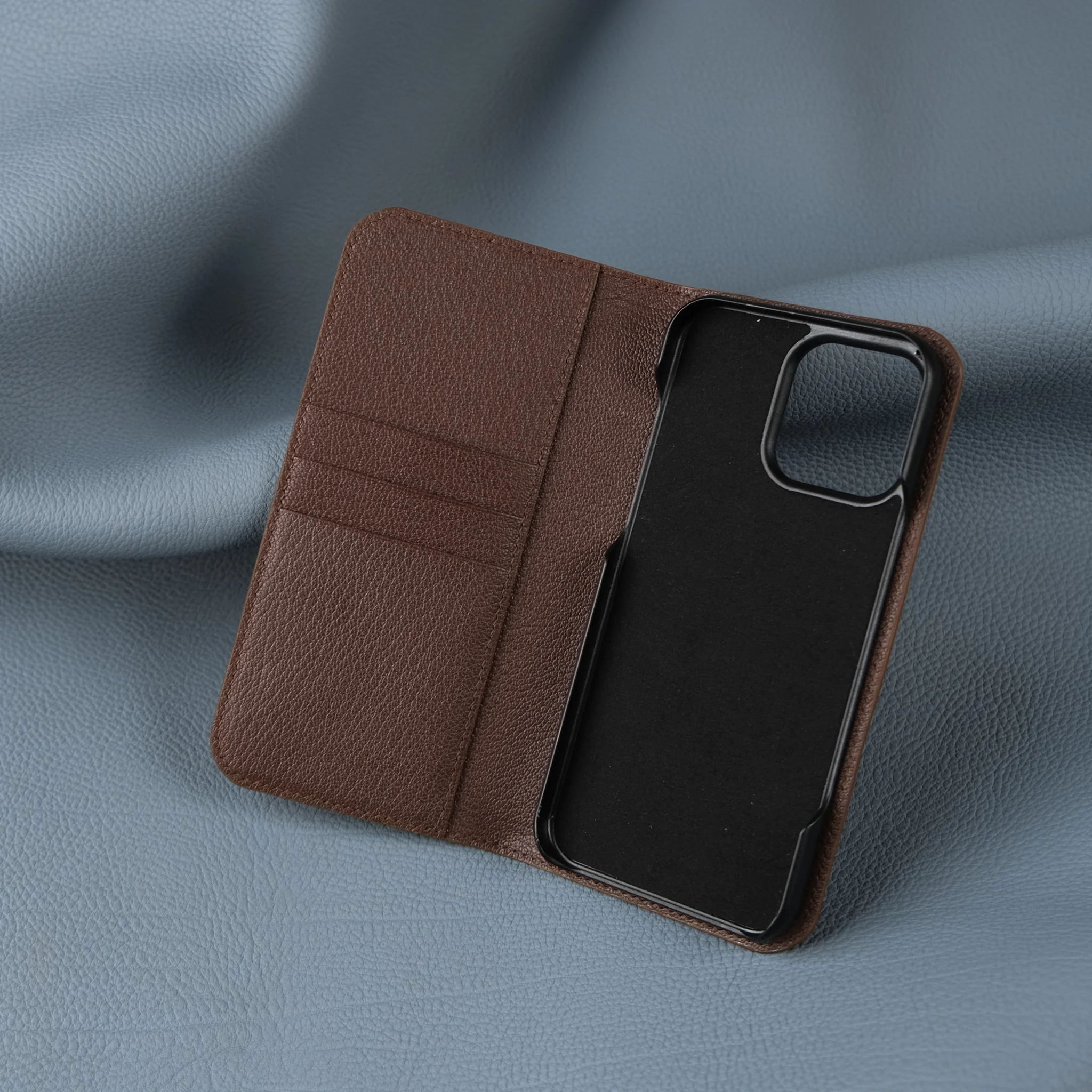 Ảnh Studio Iphone Case Gập - Koi Leather