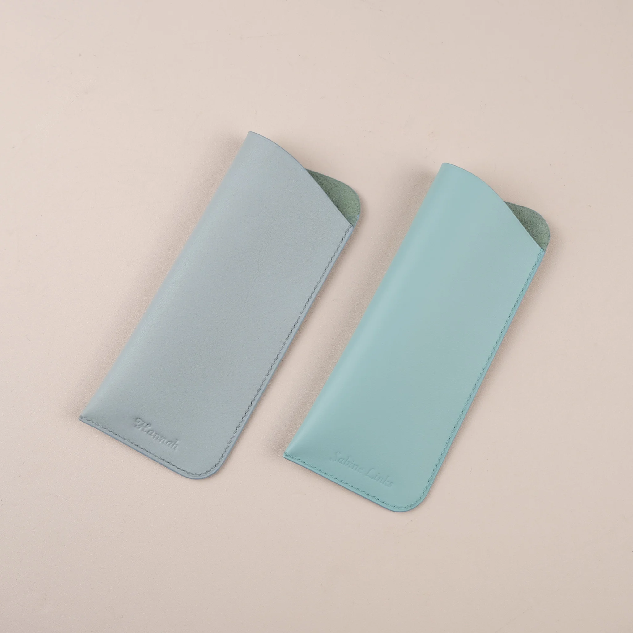 Ảnh Studio Glasscase - Koi Leather
