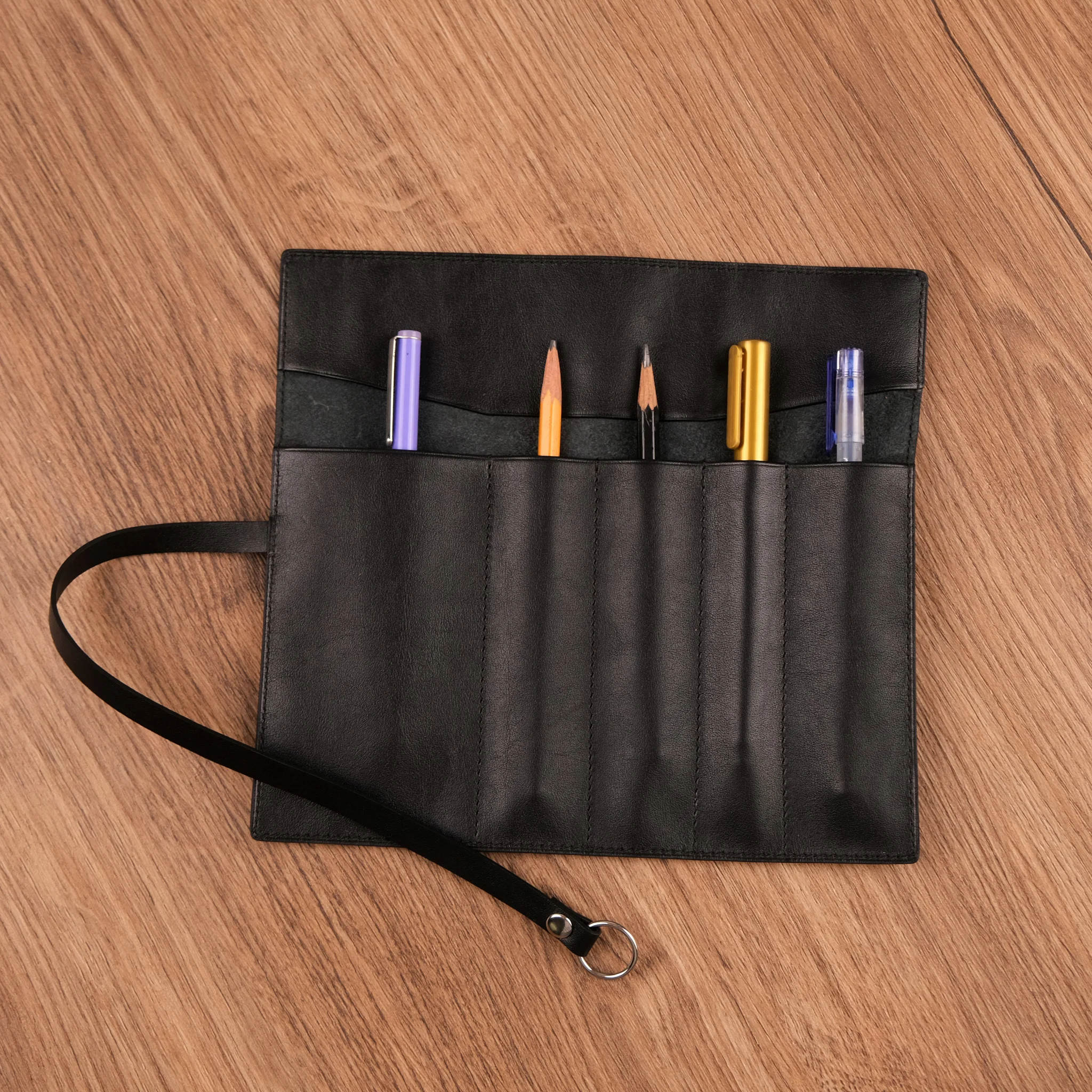 Ảnh Studio Bao đựng viết - Koi Leather