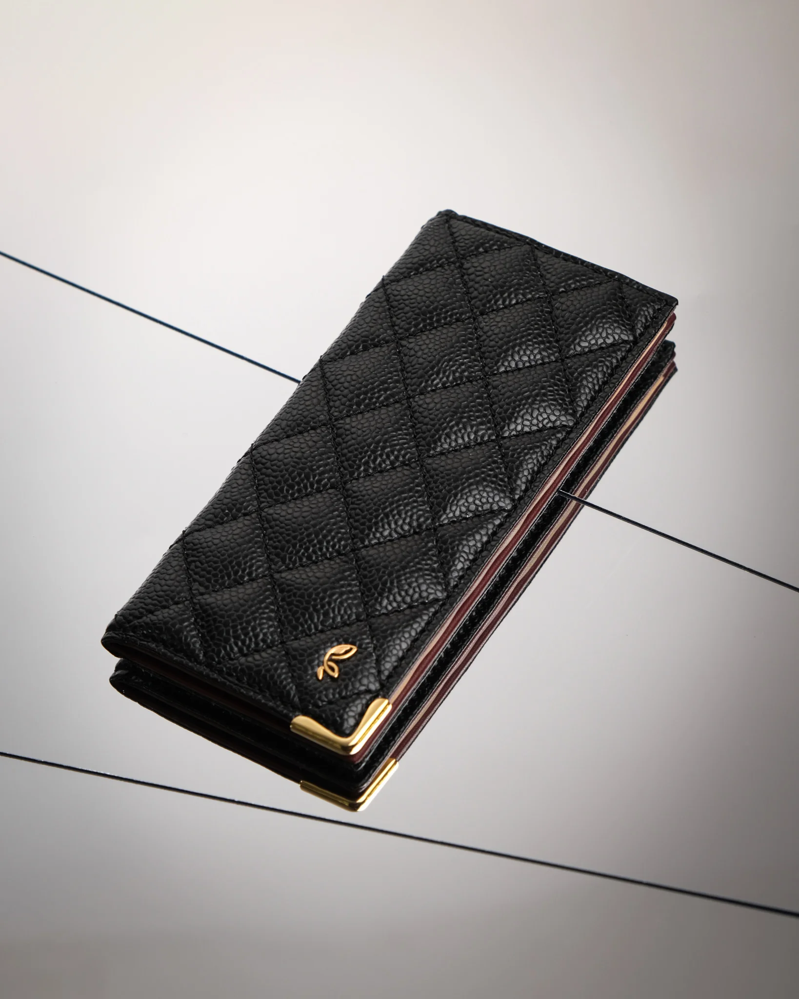 Ảnh Studio Ví kẹp tiền - Koi Leather