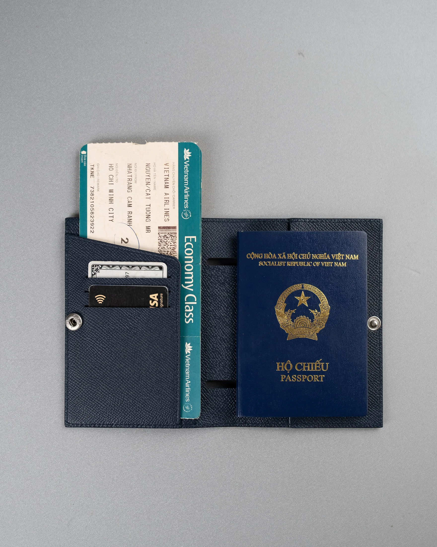Ảnh Studio Passport - Koi Leather