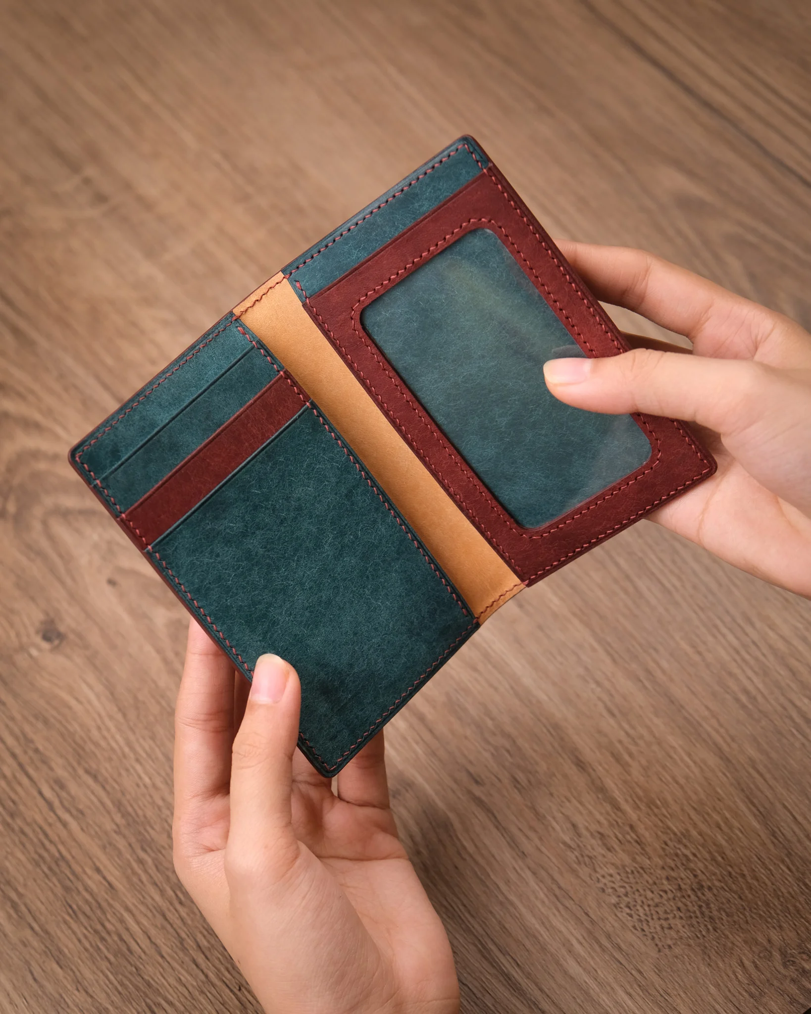 Ảnh Studio card holder - Koi Leather