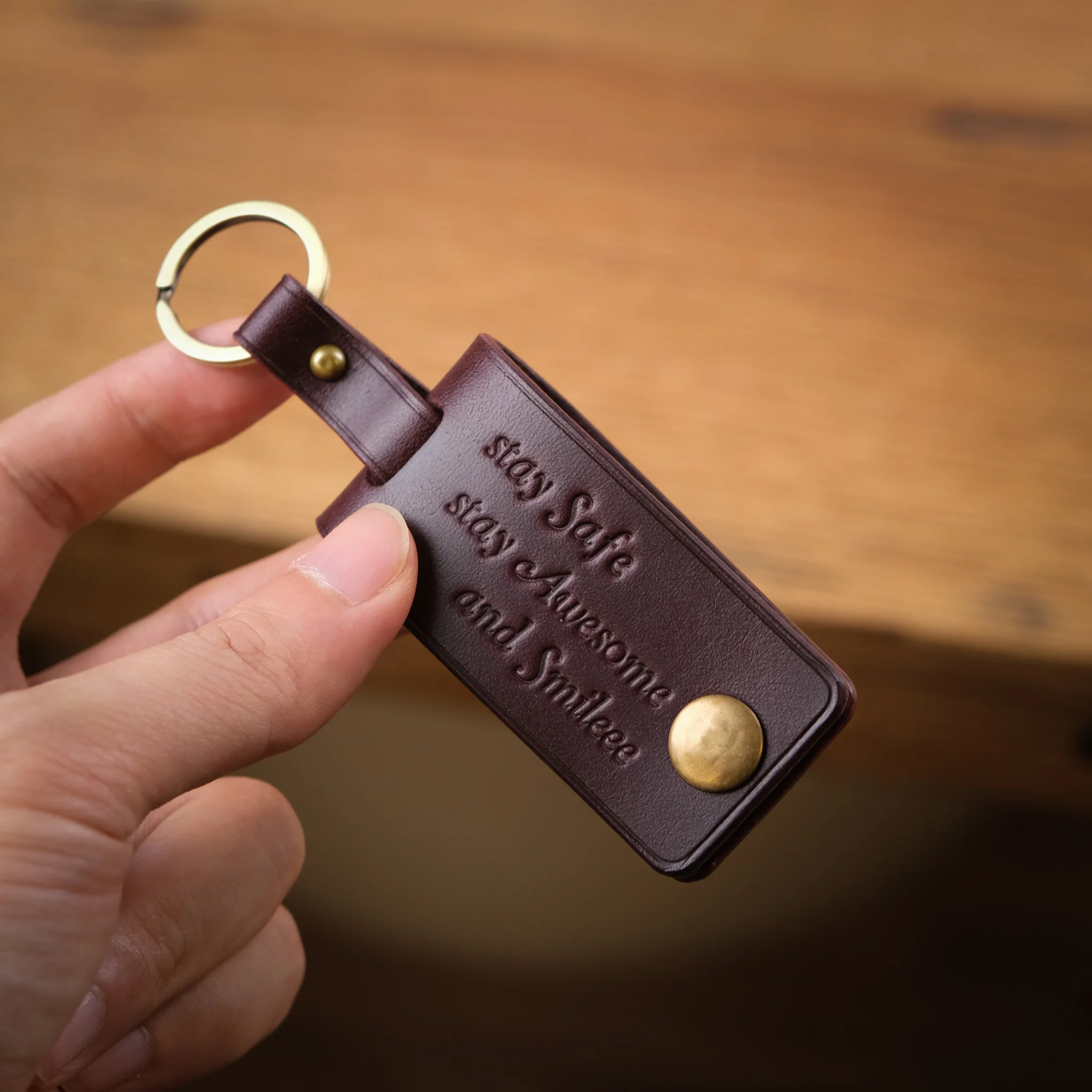 Ảnh Studio keychain - Koi Leather