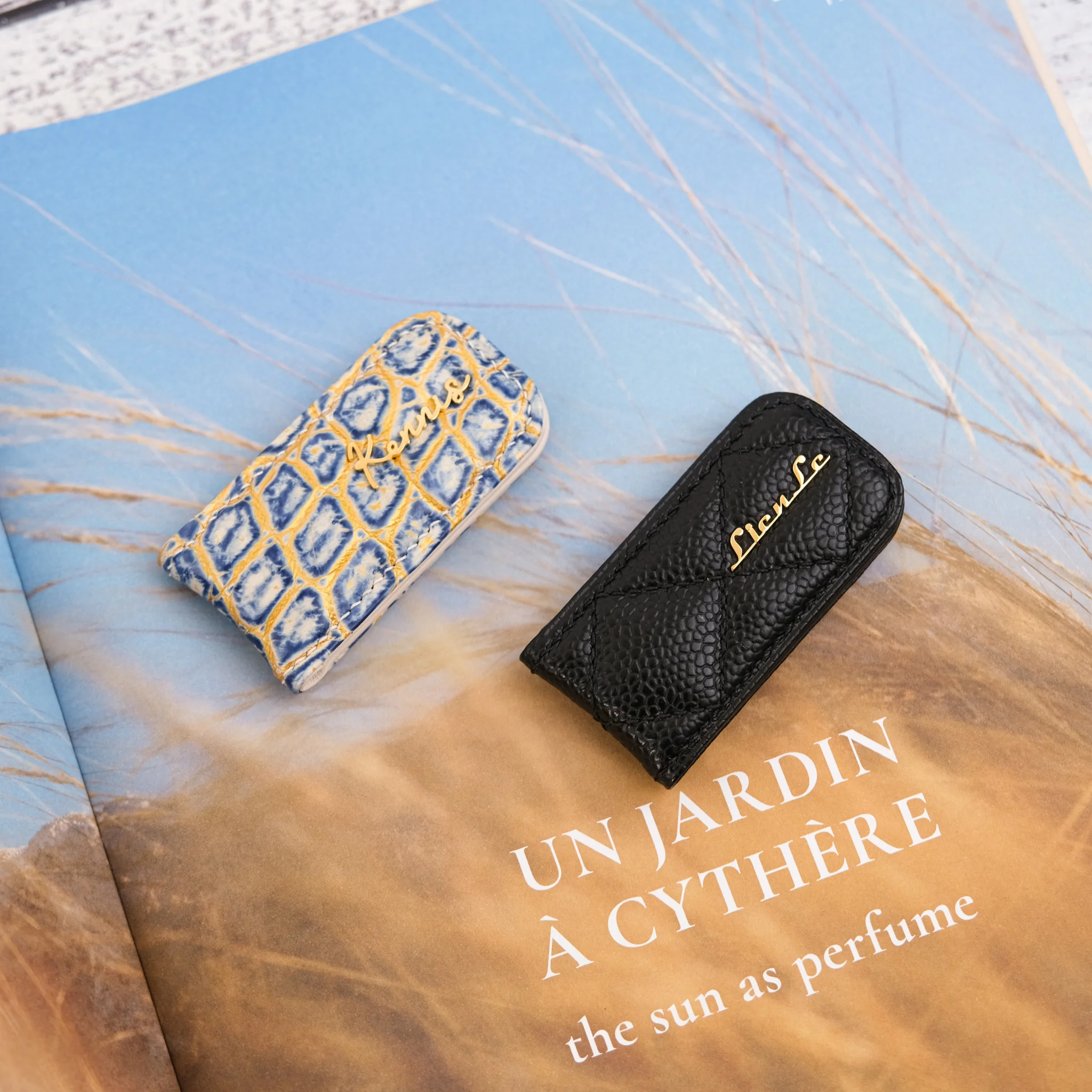 Ảnh Studio Money Clip và  Tag Vali - Koi Leather