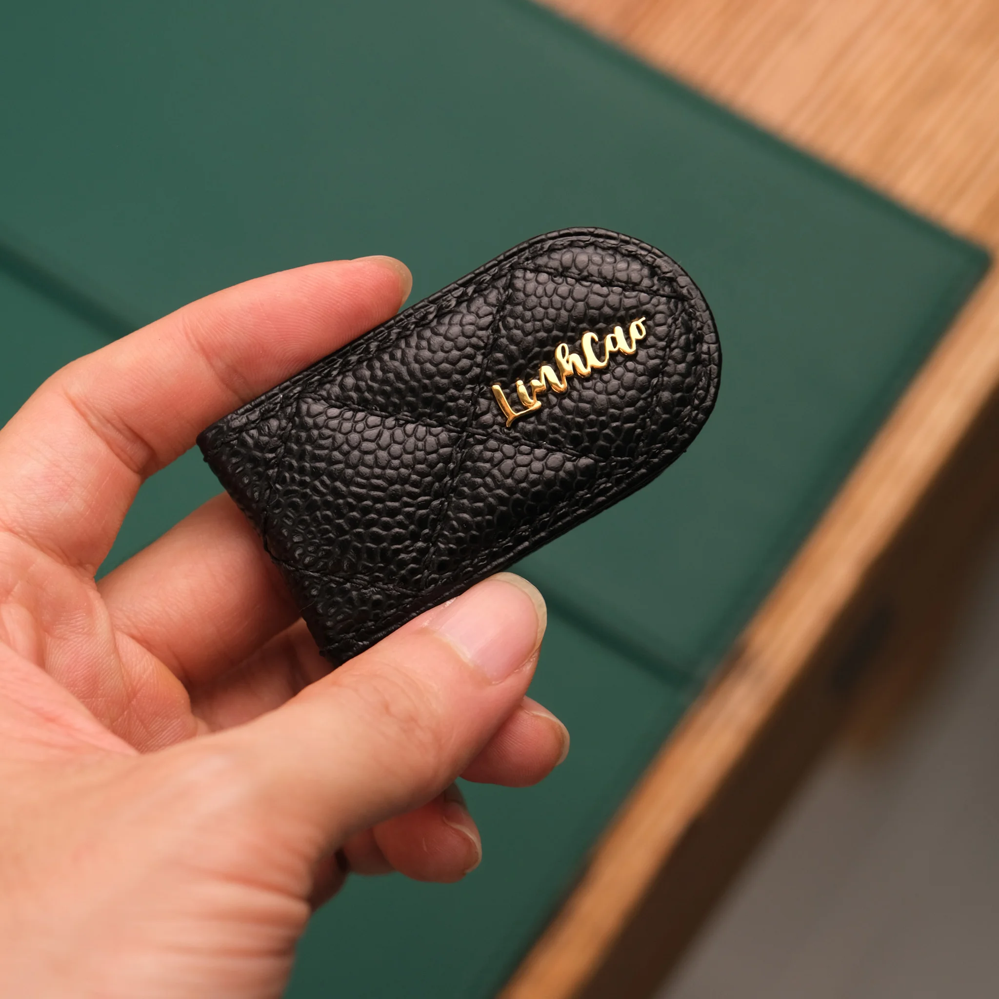 Ảnh Studio Money Clip - Koi Leather