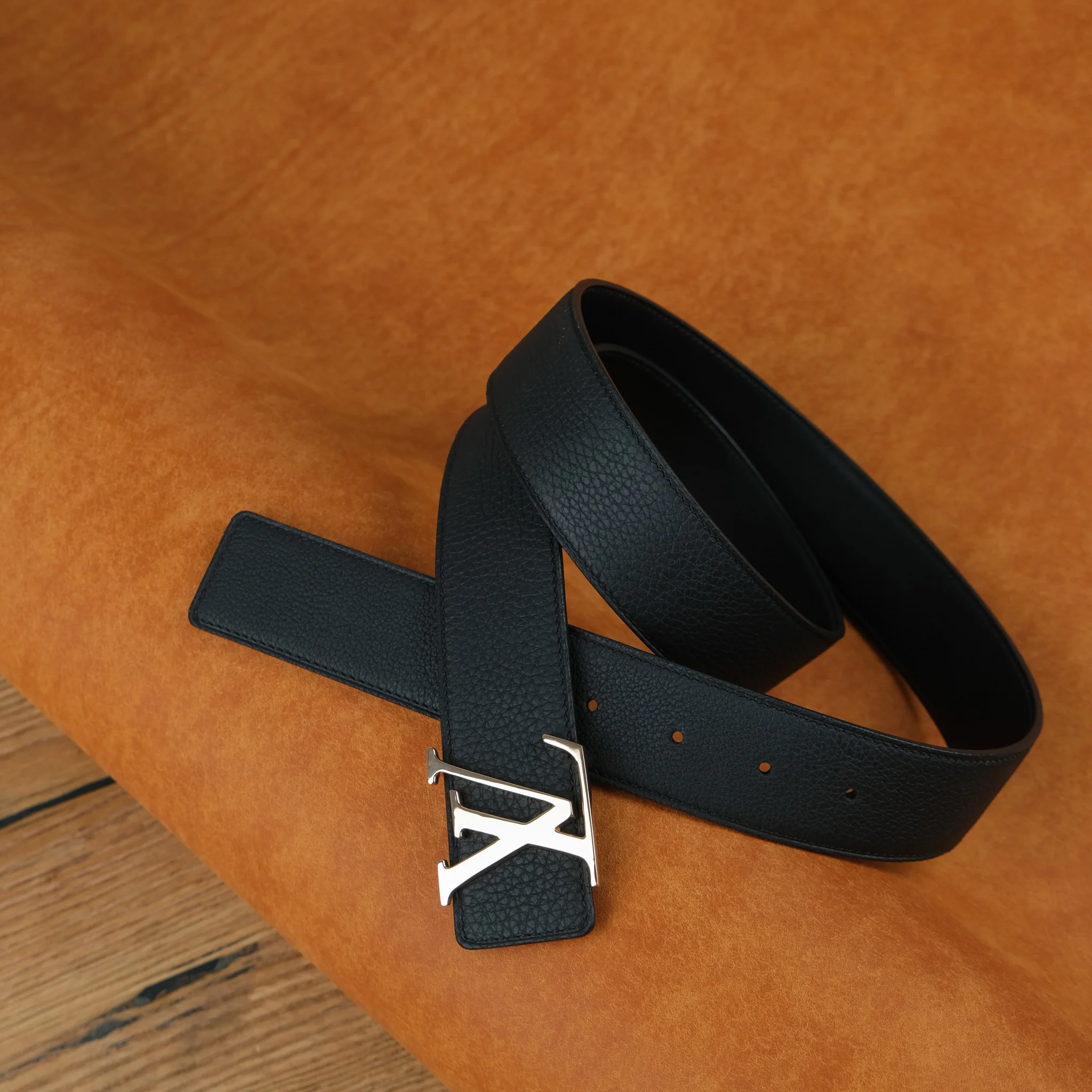 Ảnh Studio Belt LV - Koi Leather