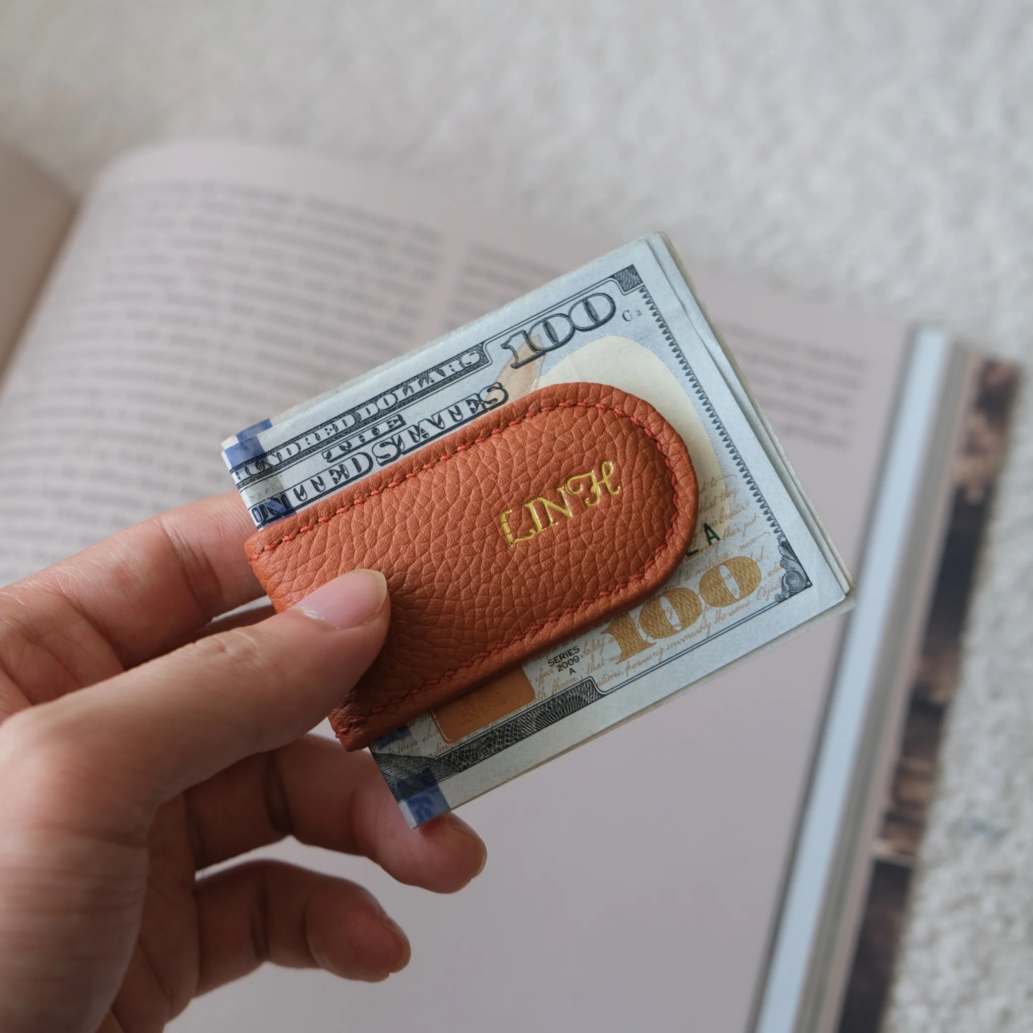 Ảnh Studio Moneyclip - Koi Leather