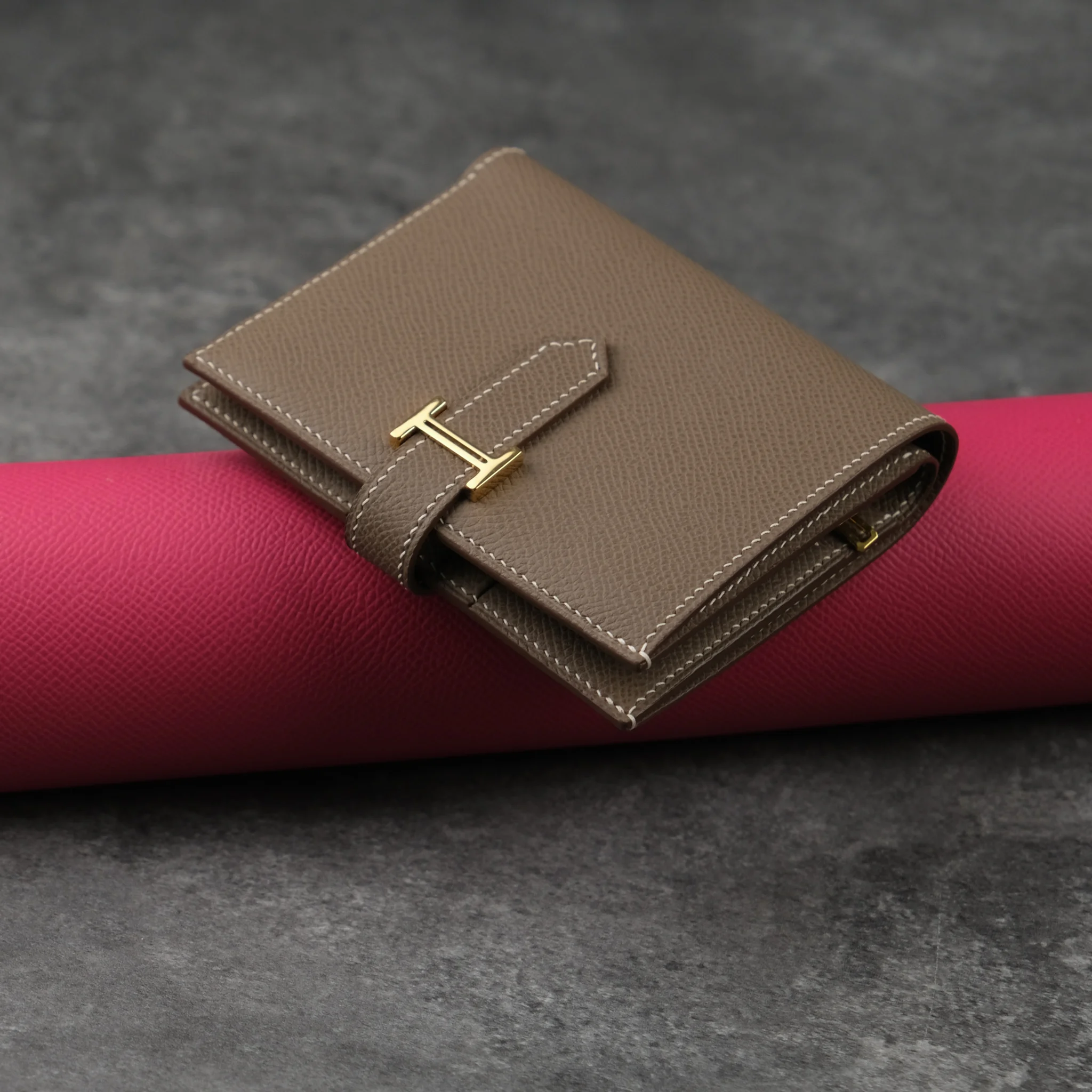 Ảnh Studio Ví Bearn - epsom - Koi Leather