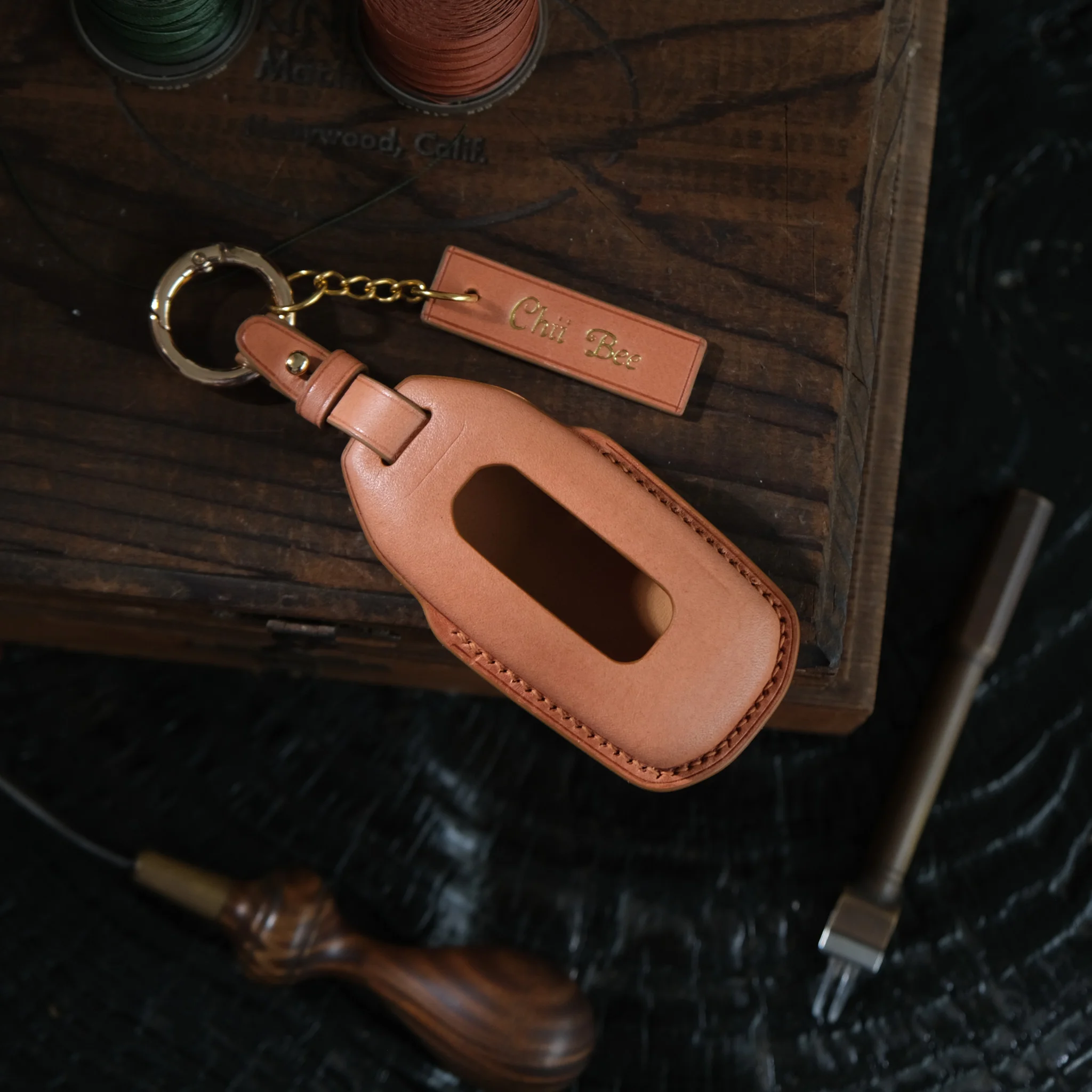 Ảnh Studio Bao chìa khoá Ford - Koi Leather