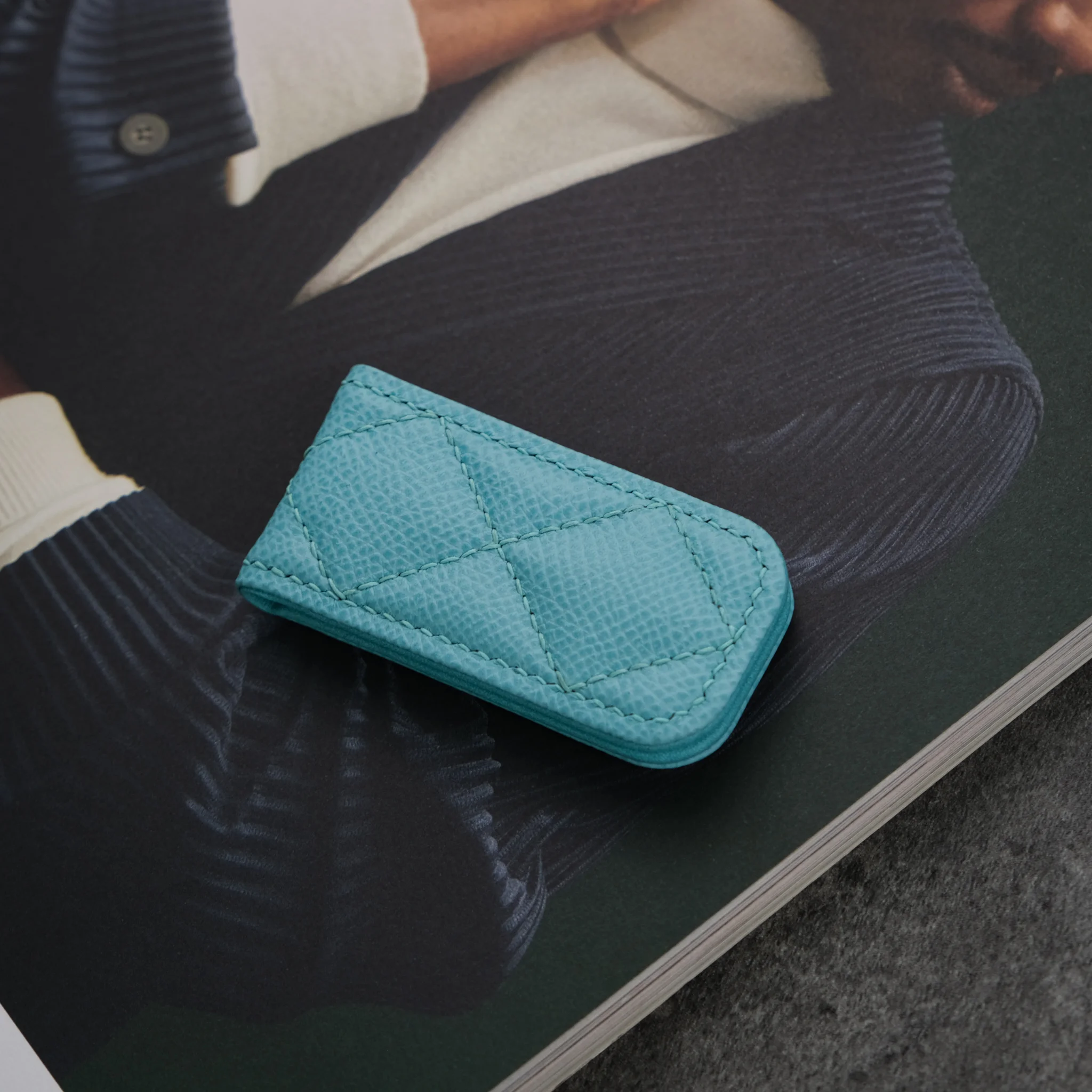 Ảnh Studio Money clip Epsom xanh - Koi Leather